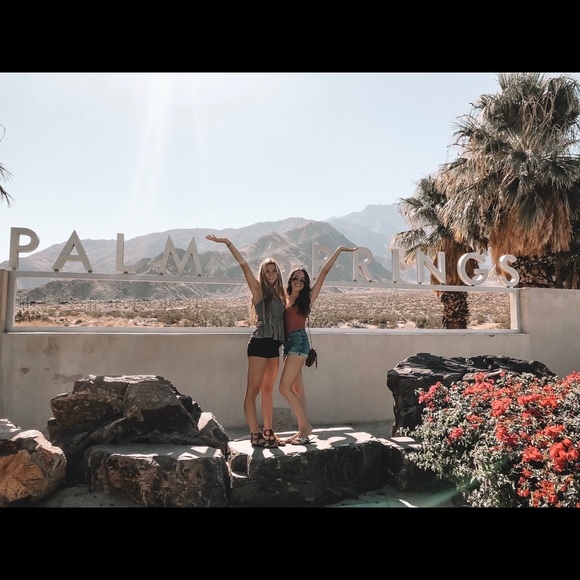 Meet the Posher sisters, Tara and Tessa! - Picture 4 of 4